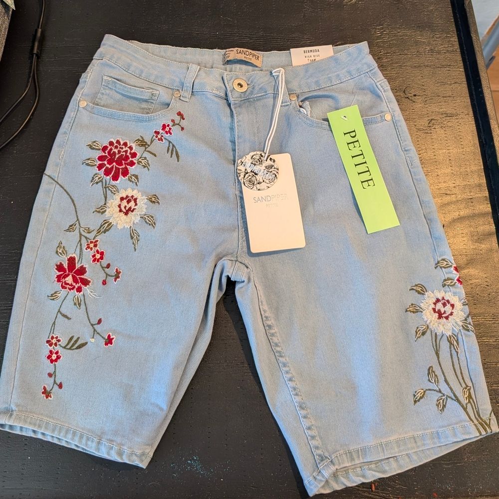 Petite Light Blue Embroidered Floral Denim Shorts Sz 10